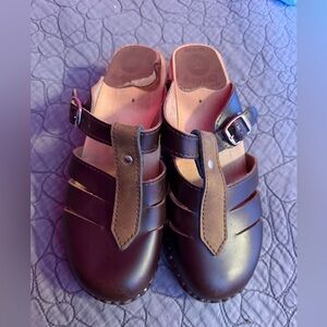 Women’s troentorps 2 tone brown clogs sz 39